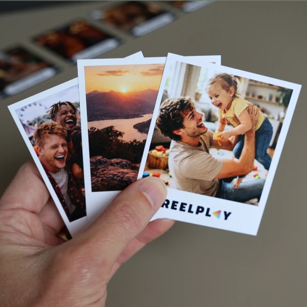 reelplay fotos in hand small